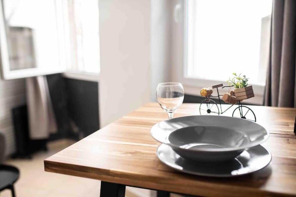 Appartement Tout Equipe Au Coeur Du Vieux Port Марсилия Екстериор снимка